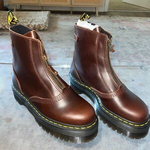 Dr. Martens Jetta Boots in Dark Brown!